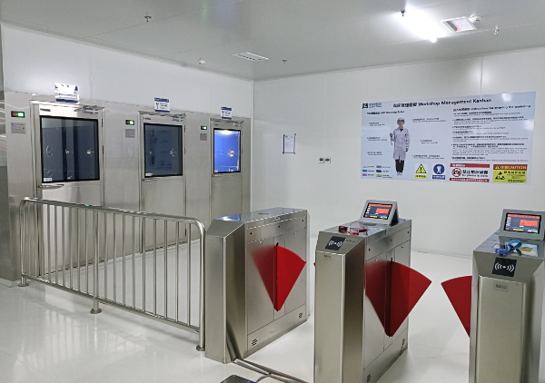 天津經(jīng)緯恒潤(rùn)科技風(fēng)淋室安裝完畢